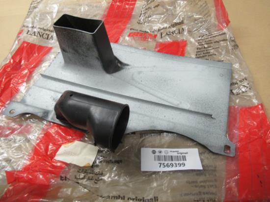 7569399 Radiateur beschermplaat rechterzijde