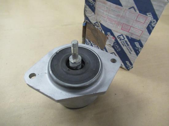 7589520 Hydraulische motorsteun voorzijde