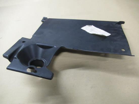 7647607 Radiateur beschermplaat rechterzijde