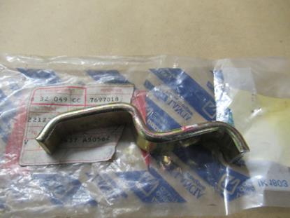 7697018 Uitlaatpijp beugel