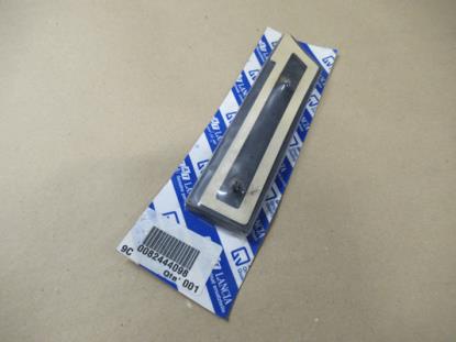 82444098 Stootstrip linksvoor