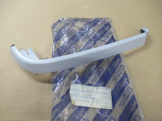 170621099 Koplamp sierstuk linkerzijde