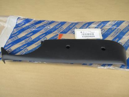 172924620 Voorstoel sierstuk rechterzijde