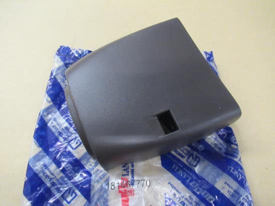 181467770 Bovenste stuurkolomkap