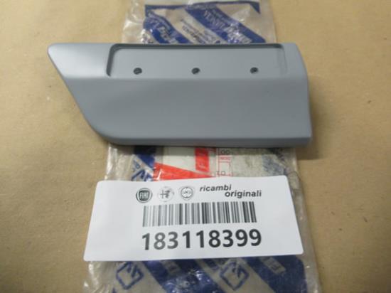 183118399 Stootstrip linksvoor