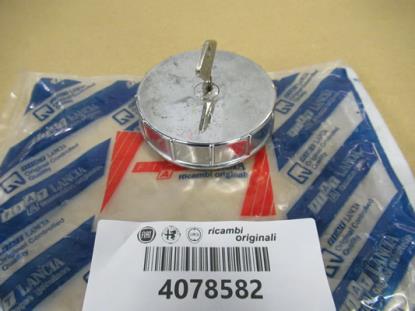 4078582 Tankdop met sleutel