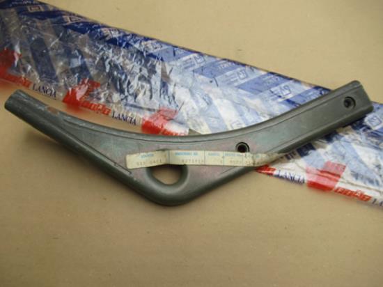 4271814 Achterbumper beugel rechterzijde