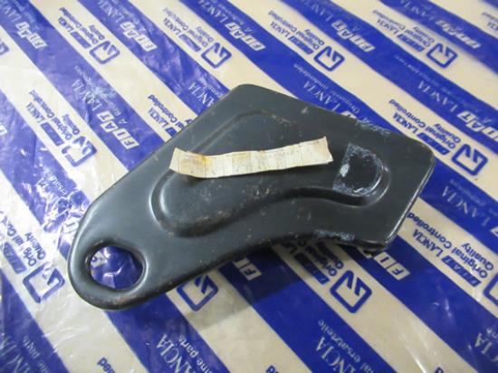 4368684 Achterbumper beugel rechterzijde