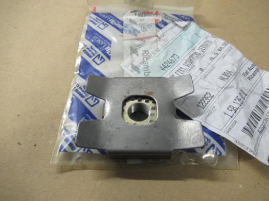 4424673 Moer carrosserie portier