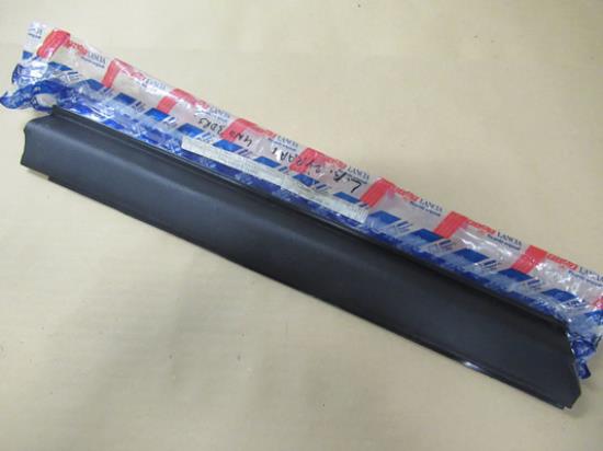 5968544 Achterklep sierstrip linkerzijde