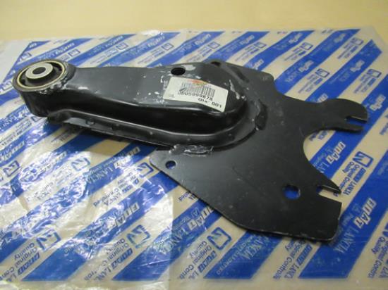 5999878 Motorophanging plaat