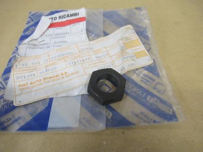 60809886 Voorvering moer