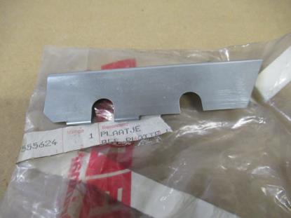 7555624 Carrosserie plaatje linkerzijde