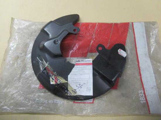 7622286 Remklauw beschermplaat linksvoor