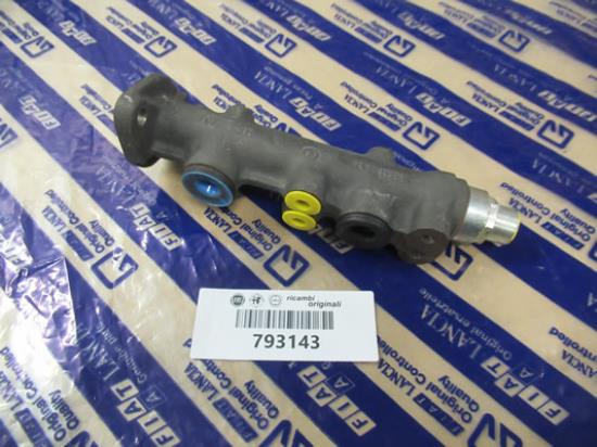 793143 Hoofdremcilinder