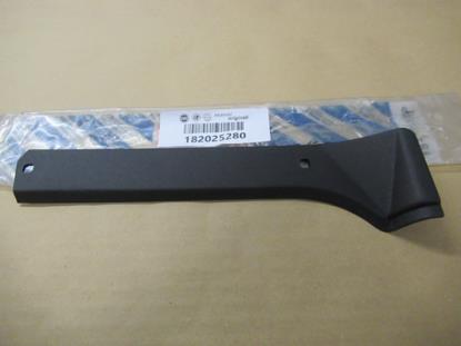 182025280 A-stijl sierstuk linkerzijde