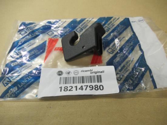 182147980 Achterbank sierstuk linkerzijde