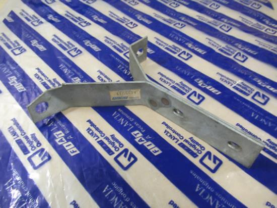 4108871 Voorbumper beugel rechterzijde