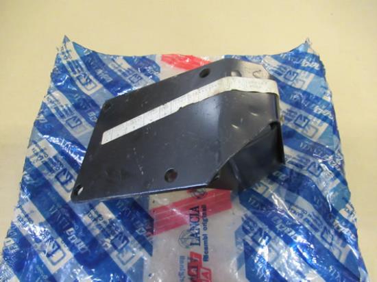 4419345 Motorsteun beugel