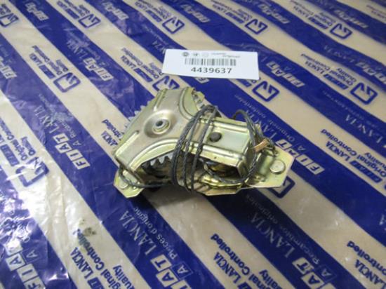 4439637 Raammechaniek achterzijde