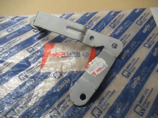 46465695 Claxon beugel