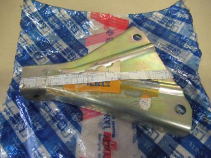 7549530 Motorsteun beugel