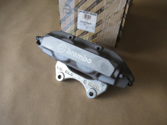 77364690 Remklauw voorzijde