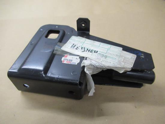 7794108 Carrosserie beugel