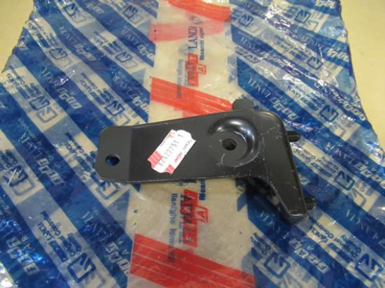 82427751 Versnellingsbak beugel