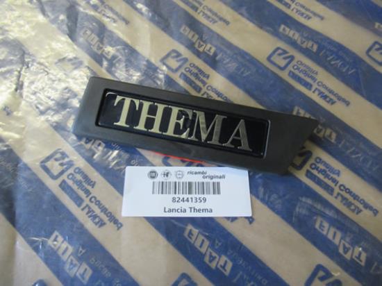 82441359 Stootrubber met embleem THEMA rechtsvoor