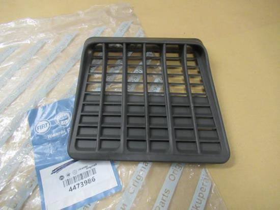 4473986 Luchtinlaat sierstuk