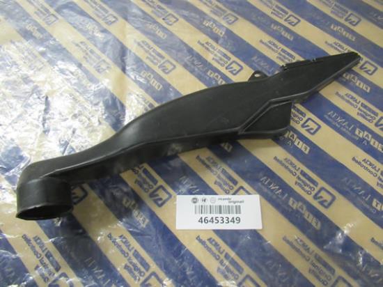 46453349 Luchtslang linkerzijde