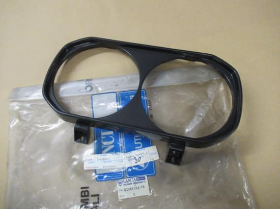 82349262 Koplamp sierstuk linkerzijde