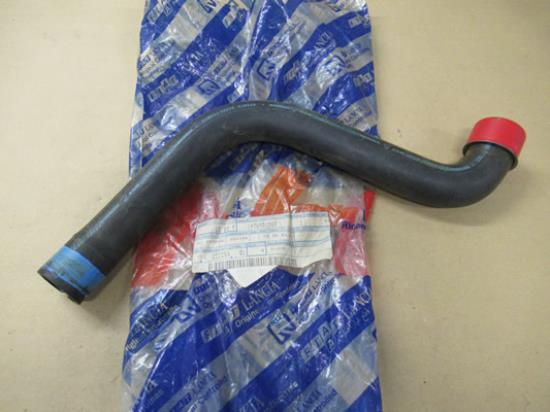 1476901080 Bovenste radiateurslang