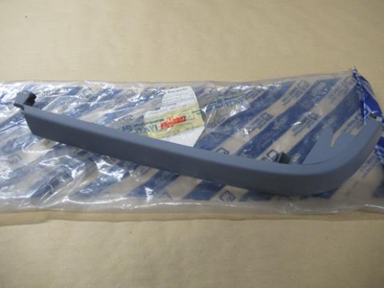 170620099 Koplamp sierstuk rechterzijde