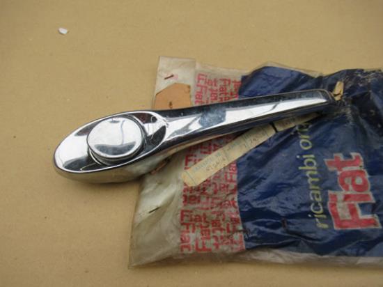 4164043 Deurgreep rechtsvoor