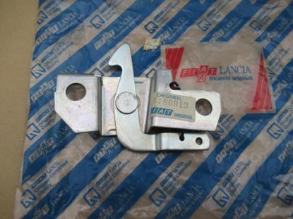 4186913 Motorkap slot