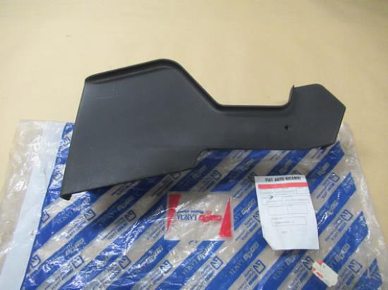 60809105 Voorstoel sierstuk linkerzijde