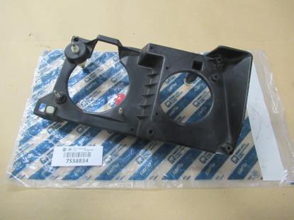 7558834 Koplamp houder rechterzijde