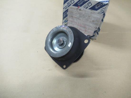 82436467 Motorsteun voorzijde