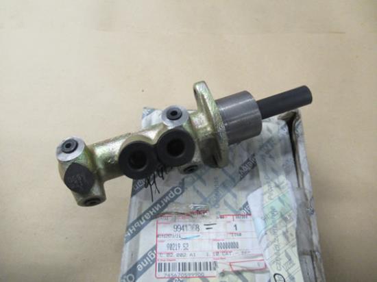 9941368 Hoofdremcilinder