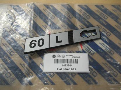 4423744 Embleem 60 L linkerzijde