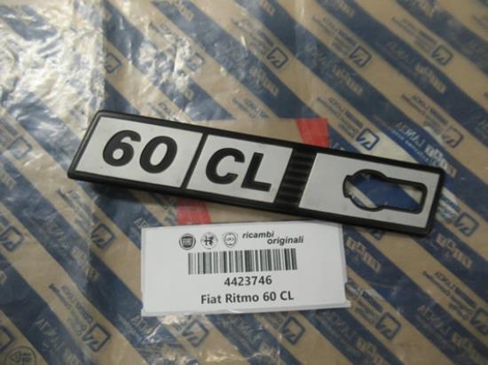 4423746 Embleem 60 CL linkerzijde