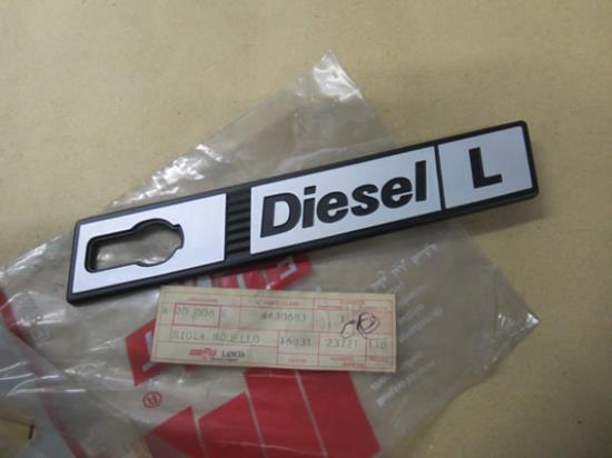4430683 Embleem Diesel L rechterzijde