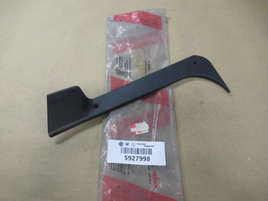 5927998 Voorstoel sierstuk