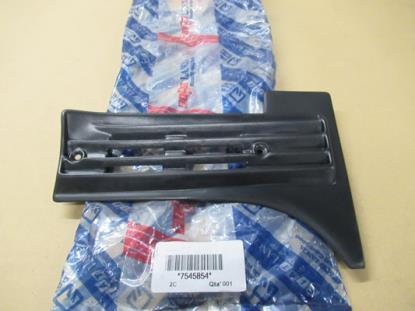 7545854 Luchtinlaat sierstuk rechterzijde