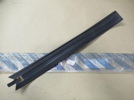 7622714 Raamrubber linksachter