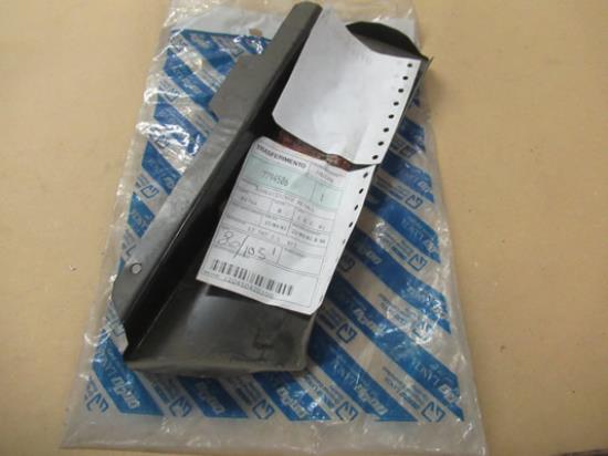 7794506 Carrosserie bekleding rechterzijde