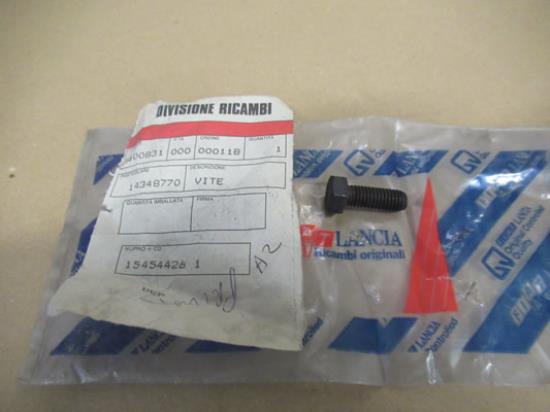 14348770 Vliegwiel bout