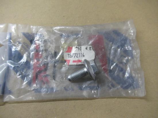 18772114 Bumper bout